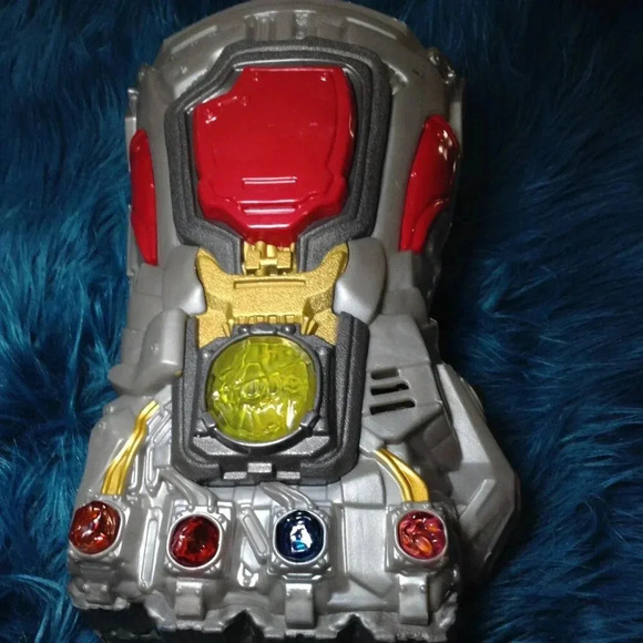 Avengers End Game Grey Infinity War Gauntlet; Cosplay, Fantasy, Childhood, Fun - Picture 1 of 4